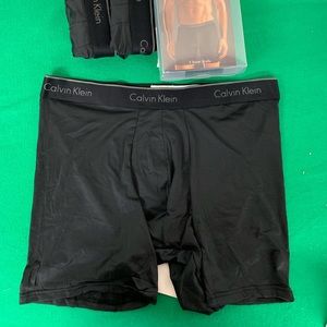 Calvin Klein Men’s Microfiber Stretch Boxer Briefs